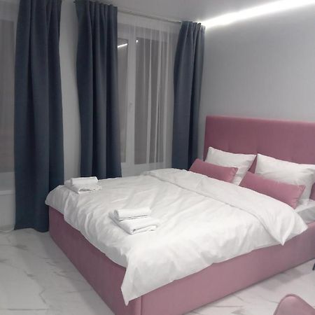 New Apartments Vip 3 Lviv Exterior photo